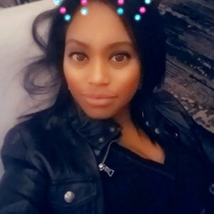 Meet your Posher, Leslie